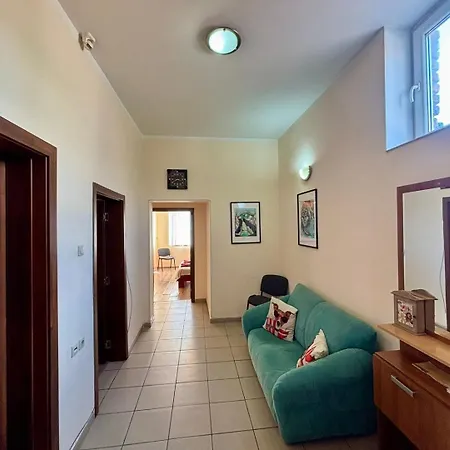 Comfy Next To Palace Of Justice *