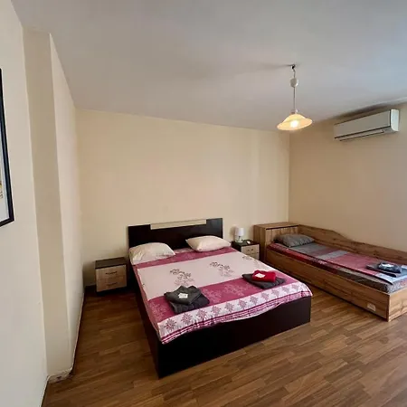 Comfy Next To Palace Of Justice