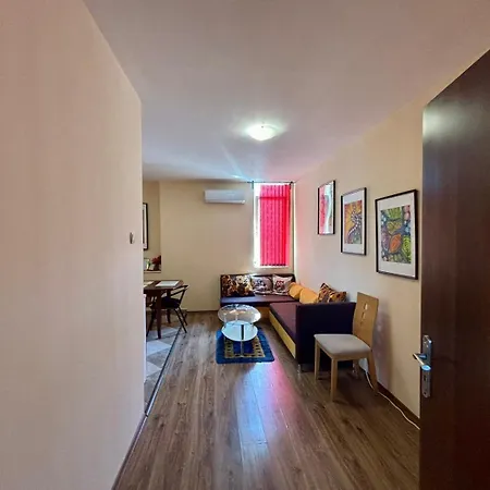 Comfy Next To Palace Of Justice ソフィア