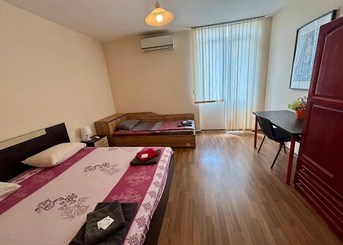 Comfy Next To Palace Of Justice *